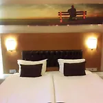 Free Parking Отель 3*